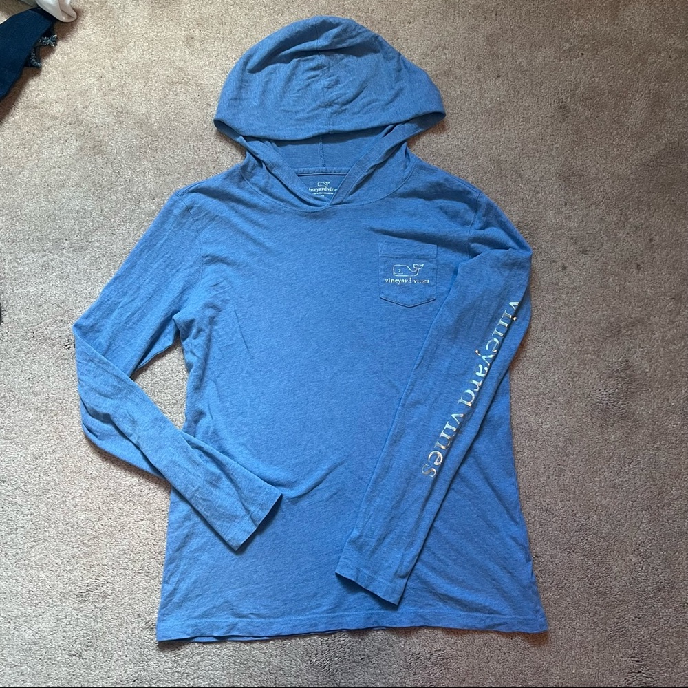 Vineyard Vines hooded T shirt